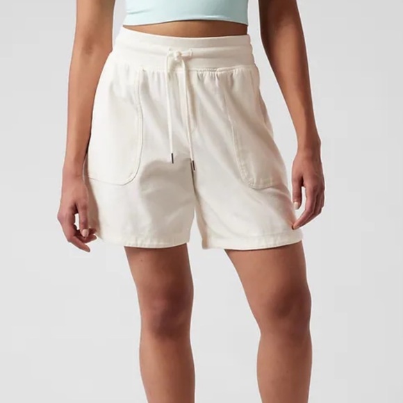 Athleta Farallon Sz XS Midi Short Organic Cotton Cream Commute Work Travel EUC - Picture 1 of 12